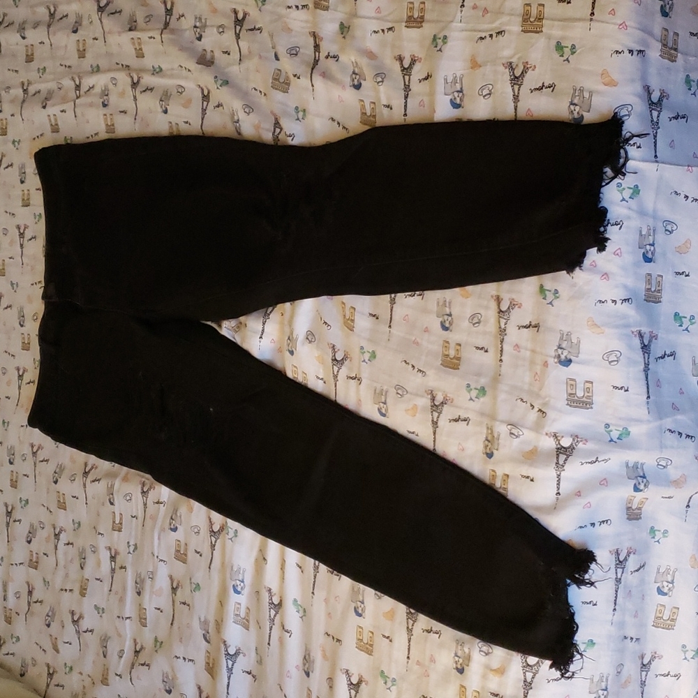 AEO Black Distressed Jeans Size 12 Short (EUC)